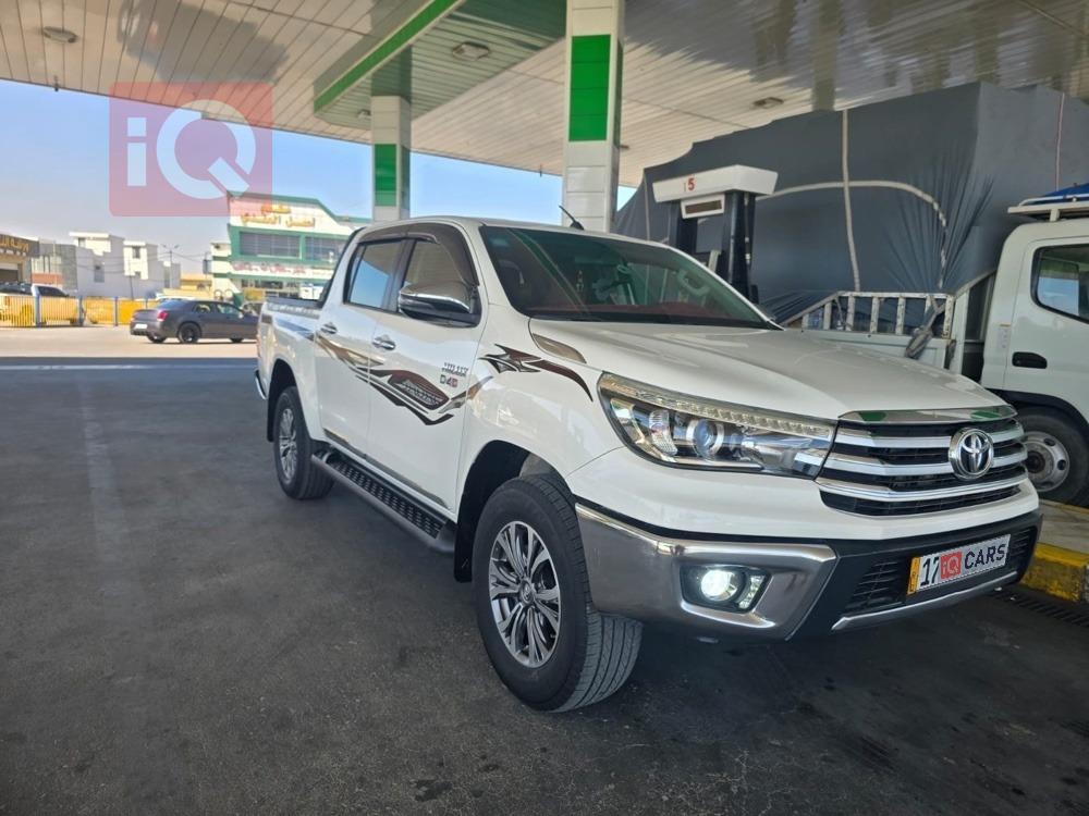 تويوتا هايلوكس